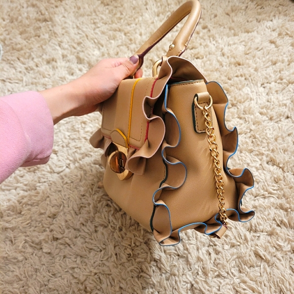 Unique Ruffles Crossbody Bag - Picture 2 of 4